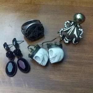 Lot of Assorted Jewelry